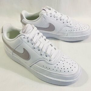 NIKE COURT VISION LOW Sneakers